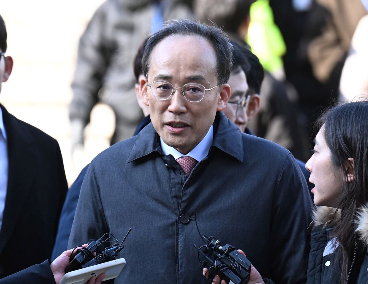 추경호 의원이 2일 서울 서초구 서울중앙지방법원에서 열린 구속 전 피의자 심문(영장실질심사)에 출석하며 입장을 밝히고 있다. 사진=박정훈 기자