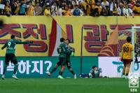 'K리그·코리아컵 우승' 더블 달성…전북, 연장 혈투 끝 광주에 2:1 승리