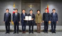 이재준 수원특례시장, 지역 국회의원 5명과 국방부장관 면담...'수원 군공항 이전 공동 건의문' 전달