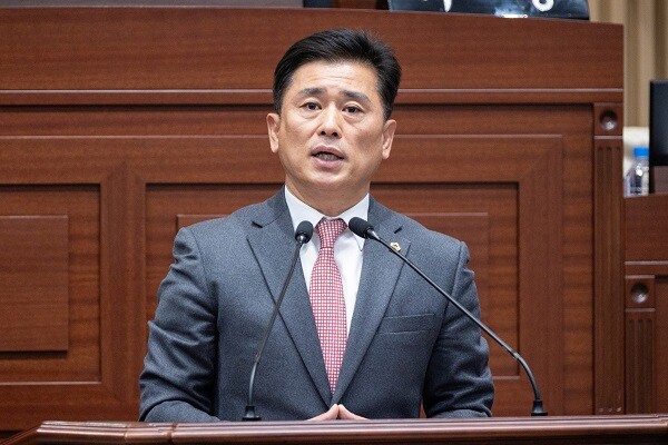 10일 열린 제359회 경북도의회 제2차 정례회 제3차 본회의 5분 자유발언에서 김대일 의원(안동3·국힘)이 발언을 하고 있다. 사진=경북도의회 제공