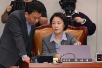 '윤석열에 호재' 뒷말까지…위헌 시비 휘말린 내란전담재판부 논란