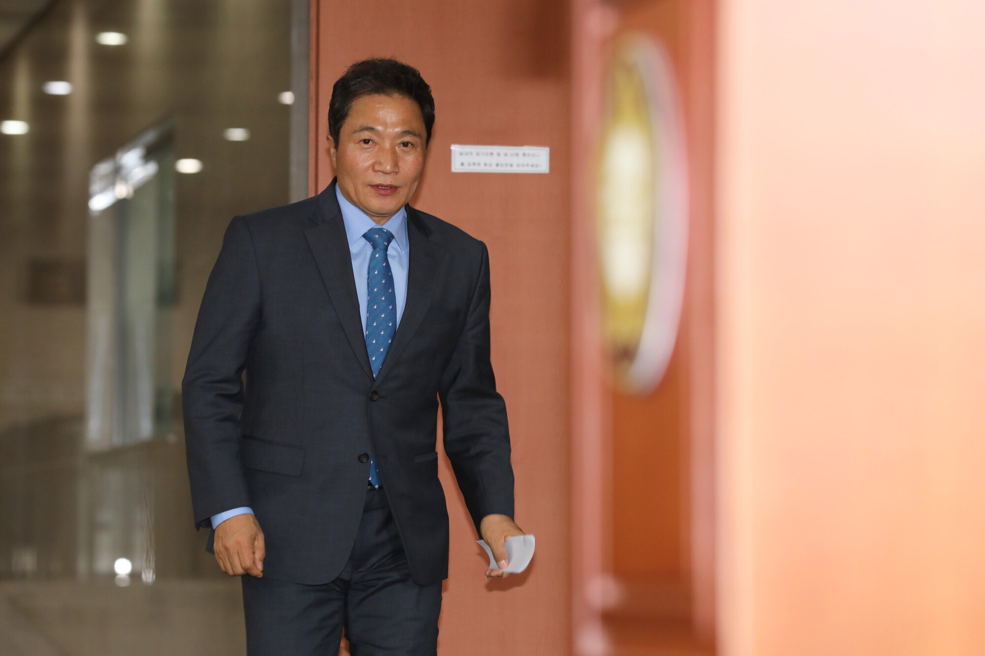 이재명 대통령이 12월 12일 이학재 인천국제공항공사 사장(사진)에게 질의한 ‘책갈피 외화 검색’ 질의도 스포트라이트를 받았다. 사진=박은숙 기자