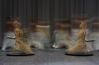 셔터로 붙잡은 주름과 소멸의 잔상