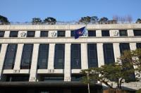 헌재, “전동킥보드 면허증·보호장비 의무 합헌”