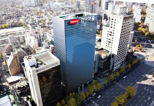 주사제 형태의 비만 치료제로 좁히면 국내 제약사 중에선 한미약품의 개발 속도가 가장 빠르다. 서울 송파구 한미약품 본사. 사진=한미약품 제공