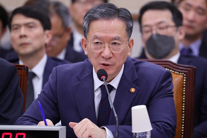 12월 19일 정부서울청사 별관에서 열린 법무부 업무보고에서 정성호 장관은 “미국의 마약단속국과 같은 전담 조직이 생겨야 좀 더 강력한 마약범죄 퇴치에 이르지 않을까 생각한다”고 말했다. 사진=박은숙 기자