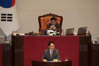 ‘24시간 필리버스터’로 정면돌파…리더십 논란 잠재운 장동혁호 앞날