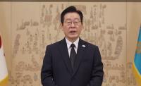 '무안공항 여객기 참사 1주기' 이재명 대통령, 유가족 애도