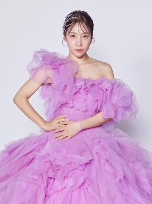 JTBC ‘사건반장’을 통해 상간녀 위자료 청구 소송을 당했다고 알려진 트롯 여가수가 숙행이라는 사실이 공식적으로 확인됐다. 사진=숙행 인스타그램