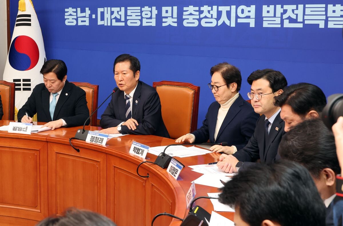 정청래 대표가 6일 서울 여의도 국회에서 열린 충남·대전통합 및 충청지역 발전특별위원회 제2차 전체 회의에서 발언하고 있다. 사진=연합뉴스