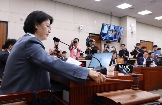 국회 법제사법위원회 추미애 위원장이 2025년 9월 10일 국회에서 열린 법제사법위원회 전체회의에서 의사봉을 두드리고 있다. 사진=박은숙 기자
