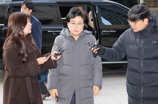 이혜훈 기획예산처 장관 후보자가 지난 1월 9일 서울 중구 예금보험공사에 마련된 인사청문회 준비 사무실로 출근하며 취재진의 질문을 받고 있다. 사진=임준선 기자