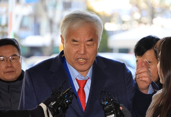 전광훈 사랑제일교회 목사가 1월 13일 서울서부지방법원에서 열린 구속 전 피의자 심문(영장실질심사)에 출석하고 있다.
