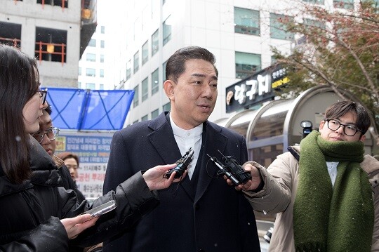 1월 12일 윤리심판원 회의에 출석하는 김병기 의원. 사진=이종현 기자