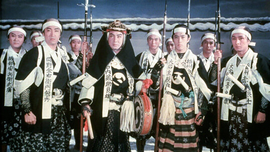 47인 무사의 복수극을 그린 1958년 영화 ‘추신구라’는 일본인들이 가장 사랑하는 고전 중 하나다. 사진=‘추신구라’ 스틸컷