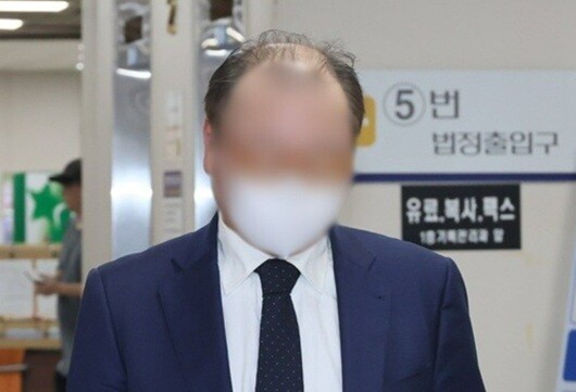 이정필 씨가 2024년 9월 12일 서울 서초구 서울고등법원에서 열린 '도이치모터스 주가조작 의혹' 2심 선고 공판에 출석하는 모습. 사진=연합뉴스