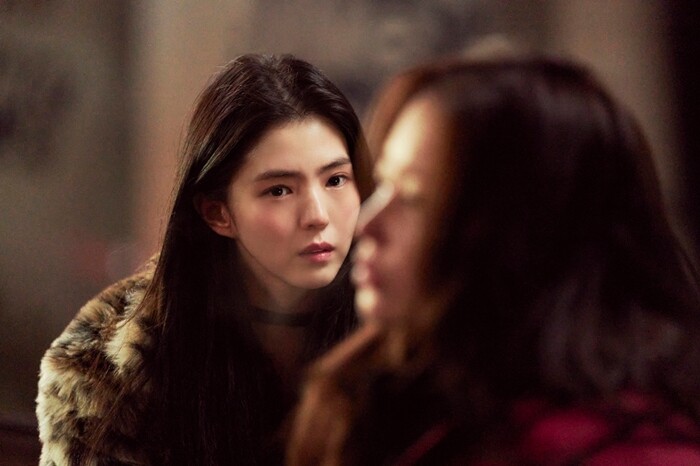 한소희가 첫 영화 주연작 ‘프로젝트 Y’에서 위태로운 삶을 살아가는 청춘으로 파격적인 도전에 나섰다. 사진=영화 ‘프로젝트 Y’ 홍보 스틸컷