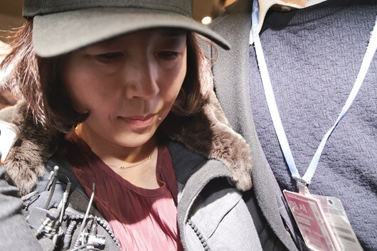 지난 2022년 지방선거를 앞두고 강선우 무소속 의원에게 '공천헌금' 1억원을 건넨 의혹을 받는 김경 서울시의원이 2025년 1월 11일 오후 인천국제공항에서 귀국하고 있다. 사진=박정훈 기자