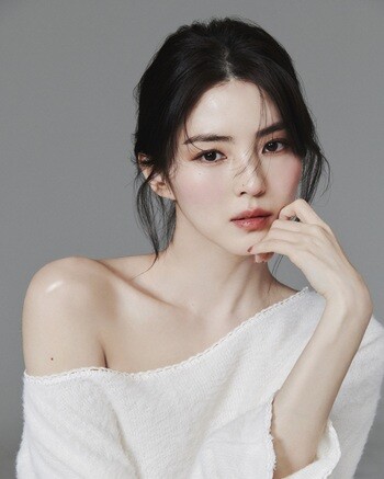 '프로젝트 Y'의 출연 결정에 대해 한소희는 전종서와 함께 만들어갈 시너지가 궁금했었다고 말했다. 사진=9아토엔터테인먼트 제공