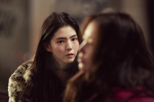 한소희와 전종서의 관계는 한소희가 먼저 'DM'을 보내면서 시작됐다. 사진=영화 '프로젝트 Y' 스틸컷