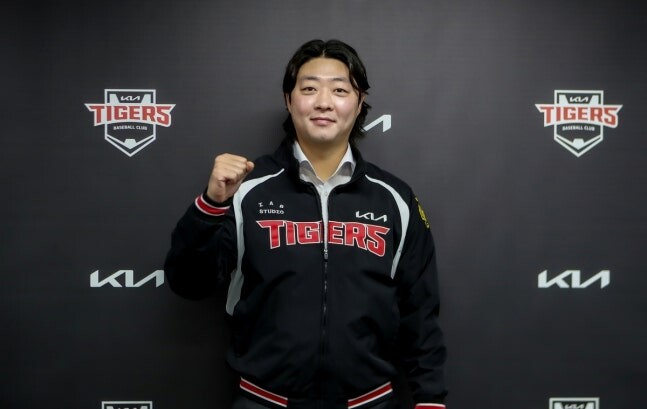 FA로 한화에서 KIA로 이적한 김범수의 계약 조건은 3년 총액 20억 원이다. 사진=KIA 타이거즈 제공
