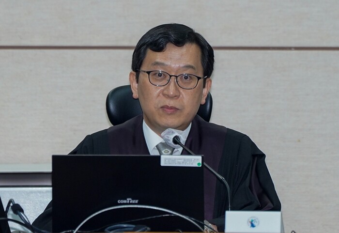 서울중앙지법 형사합의33부(이진관 부장판사)는 내란 우두머리 방조 등 혐의를 받는 한덕수 전 총리에게 징역 23년을 선고했다. 사진=사진공동취재단