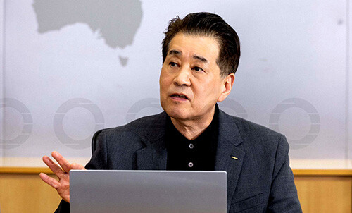 장인화 회장이 지난해 3월 열린 그룹기술전략회의를 주재하고 있다. 사진=포스코 제공