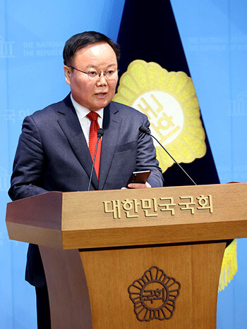 김재원 국민의힘 최고위원이 2일 오전 국회 소통관에서 6·3지방선거 경북도지사 출마 선언을 하고 있다. 사진= 김재원 최고위원 사무소 제공