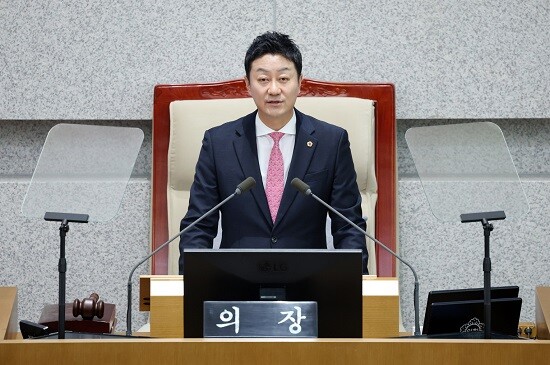 김진경 경기도의회 의장이 3일 제388회 임시회 본회의에서 개회사를 하고 있다. 사진=경기도의회 제공