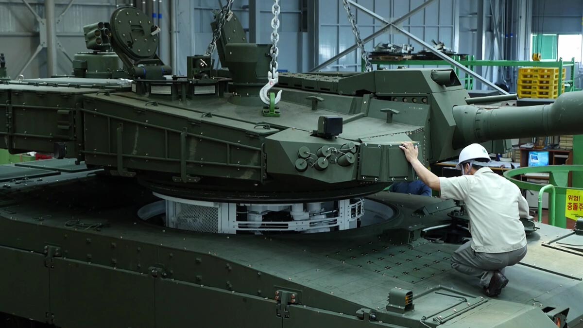K2 전차에는 T-80U 전차의 요소를 참고해 내부 방사능 차폐 기능을 국산화해 적용했다. 사진=현대로템