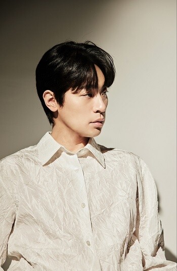 류승완 감독의 신작 '휴민트'에서 배우 박정민은 북한 국가보위성 조장 박건을 연기했다. 사진=샘컴퍼니 제공