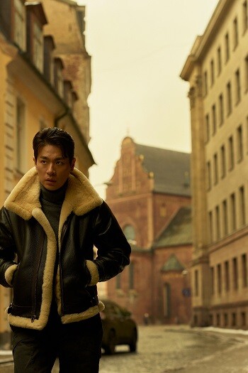 박정민은 "'휴민트'는 신세경이란 거대한 존재감이 뚝 떨어진 영화"라고 상대역을 극찬했다. 사진=영화 '휴민트' 스틸컷