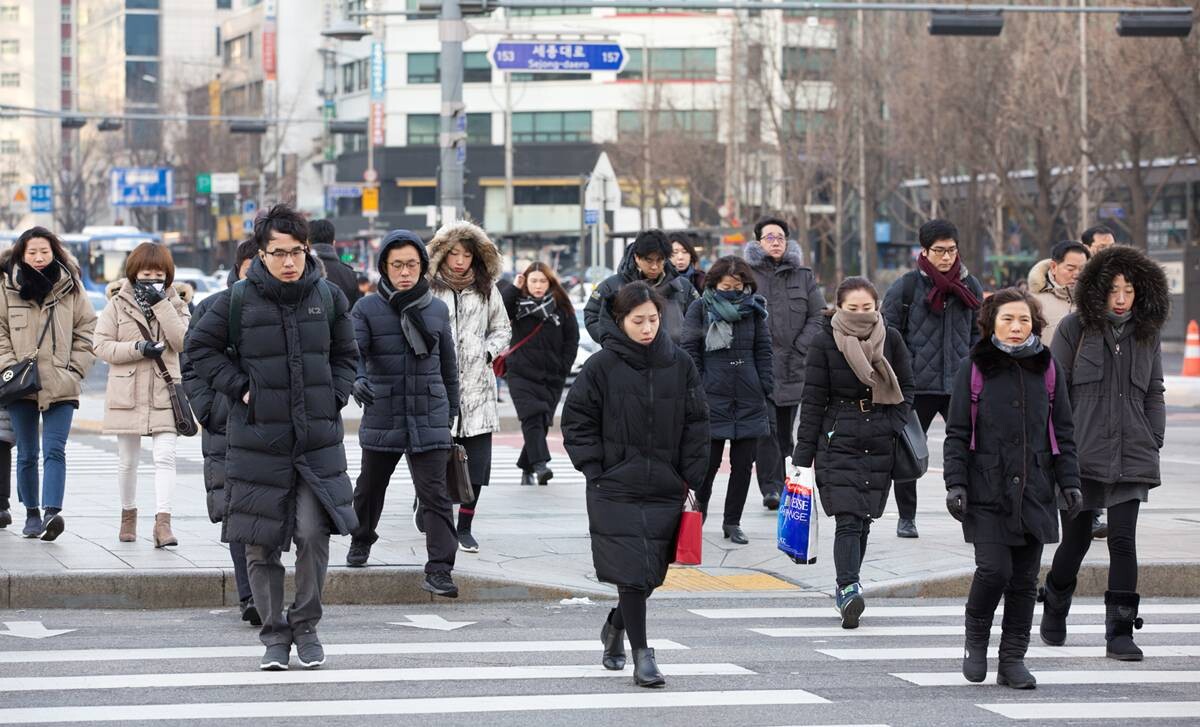 서울 종로구 광화문 사거리에서 출근하는 시민들의 모습. 사진은 기사 특정 내용과 관련 없음. 사진=박정훈 기자