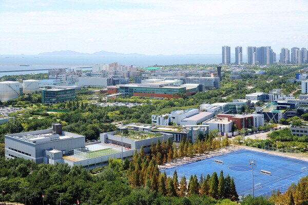 송도국제도시 4공구에 생산 및 연구시설을 확장 중인 셀트리온 전경. 사진=인천경제청 제공