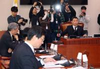 '자사주 소각 의무화' 3차 상법 개정안, 법사위 소위 통과 