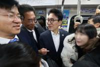'지옥철' 김포골드라인 출근길 경험한 김민석 "단기 대책 실현하는 게 숙제"