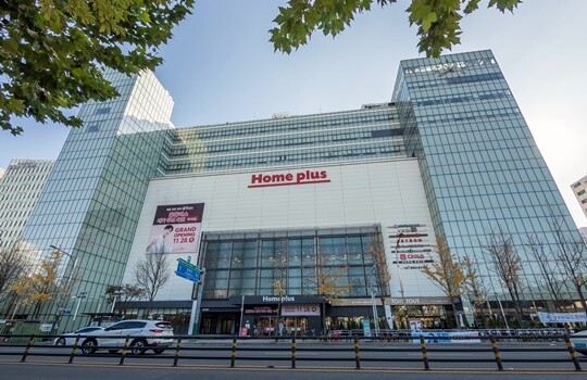 기업회생 돌입 1년을 맞은 홈플러스의 회생절차 연장 여부가 최종 법원 판단을 앞두고 있다. 서울 강서구 홈플러스 본사. 사진=최준필 기자