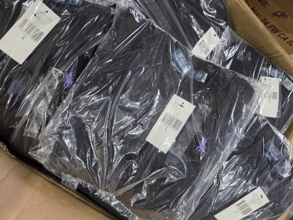 관세청 인천본부세관이 압수한 위조 의류. 사진=관세청 제공