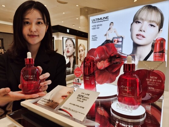 ‘얼티뮨 파워 인퓨징 오일’ 이미지. 사진=롯데백화점 제공
