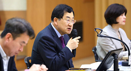 주낙영 시장이 5일 알천홀에서 읍면동장 회의를 주재하고 있다. 사진=경주시 제공