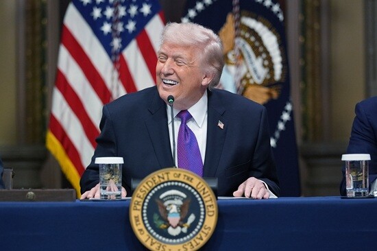 3월 3일(현지시각) 도널드 트럼프 미국 대통령은 “우리는 탄약을 무제한 공급할 수 있다. 영원히 전쟁을 수행할 수 있다”면서 전쟁의 지속 가능성을 언급했다. 사진=연합뉴스