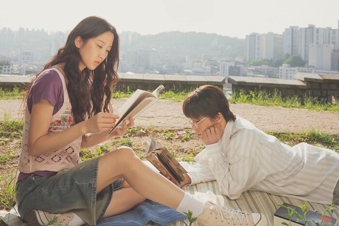 쇼박스가 지난해 12월 31일 개봉한 ‘만약에 우리’가 흥행에 성공하며 올해 산뜻한 출발을 했다. 사진=영화 ‘만약에 우리’ 홍보 스틸컷