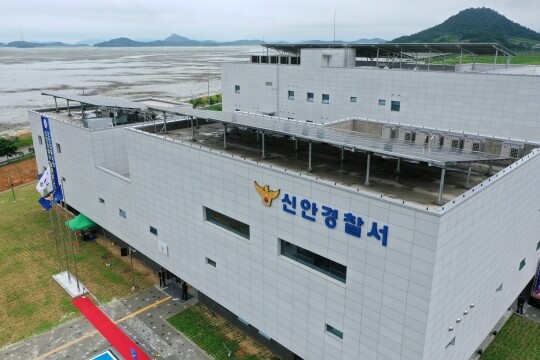 가격이 급등한 구리를 얻기 위해 전봇대 전선 12km가량을 훔친 50대 전직 배전공이 경찰에 붙잡혔다. 사진=연합뉴스