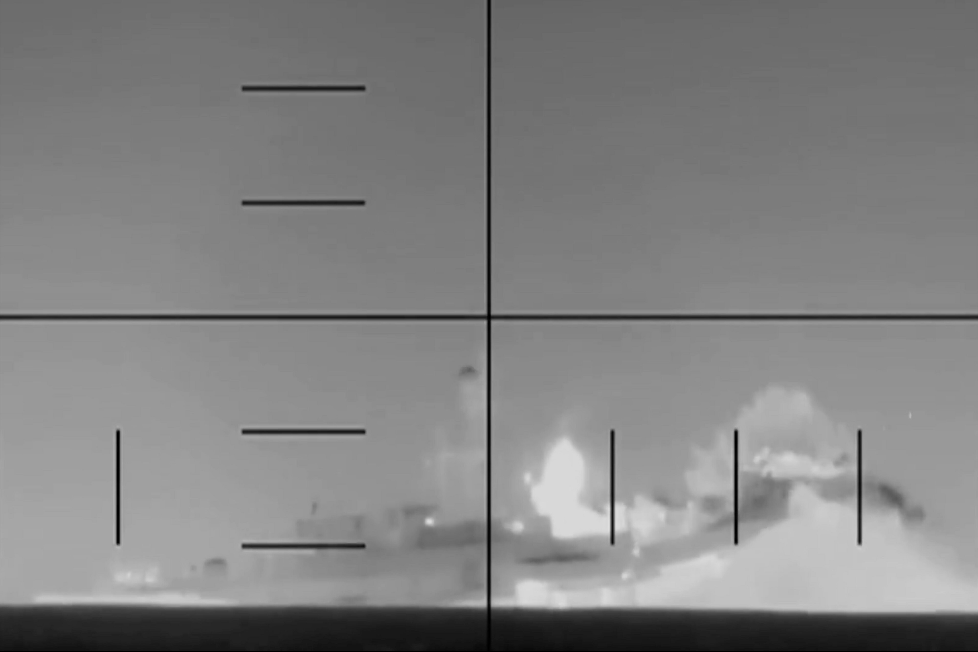 3월 4일(현지시간) 미군 잠수함이 스리랑카 남부 해안에서 이란 해군 호위함 ‘아이리스 데나’(IRIS Dena)호를 격침하면서 폭발이 일어나고 있다. 사진=UPI/연합뉴스
