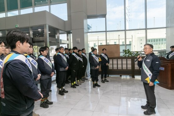 ‘안전 동행 캠페인’ 장면. 사진=한국남동발전 제공