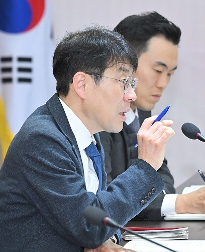 12일 시청 동인청사에서 김정기 대구시장 권한대행 주재로 열린 ‘대구 취수원 이전’ 추진 상황 점검 회의. 사진=대구시 제공