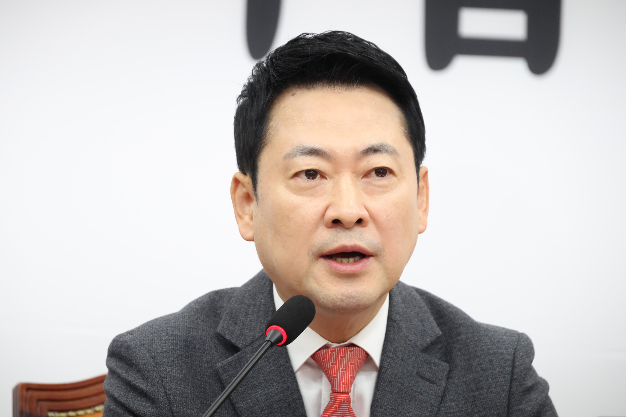 장동혁 국민의힘 대표는 단식 농성 현장을 방문한 박근혜 전 대통령 권유를 받고 단식을 멈춘 바 있다. 사진=박은숙 기자