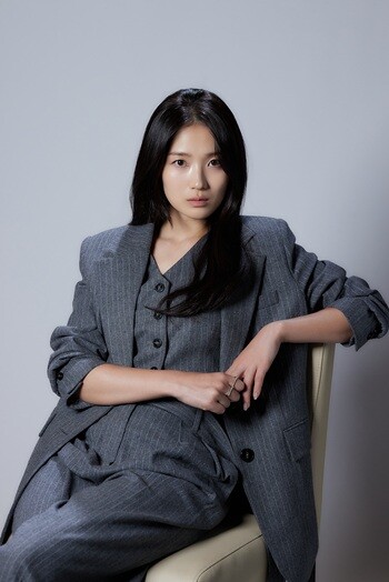 로맨틱 코미디 작품으로 대중의 많은 사랑을 받은 배우 김혜윤이 제대로 된 공포영화 '살목지'로 연기 변신에 나섰다. 사진=쇼박스 제공