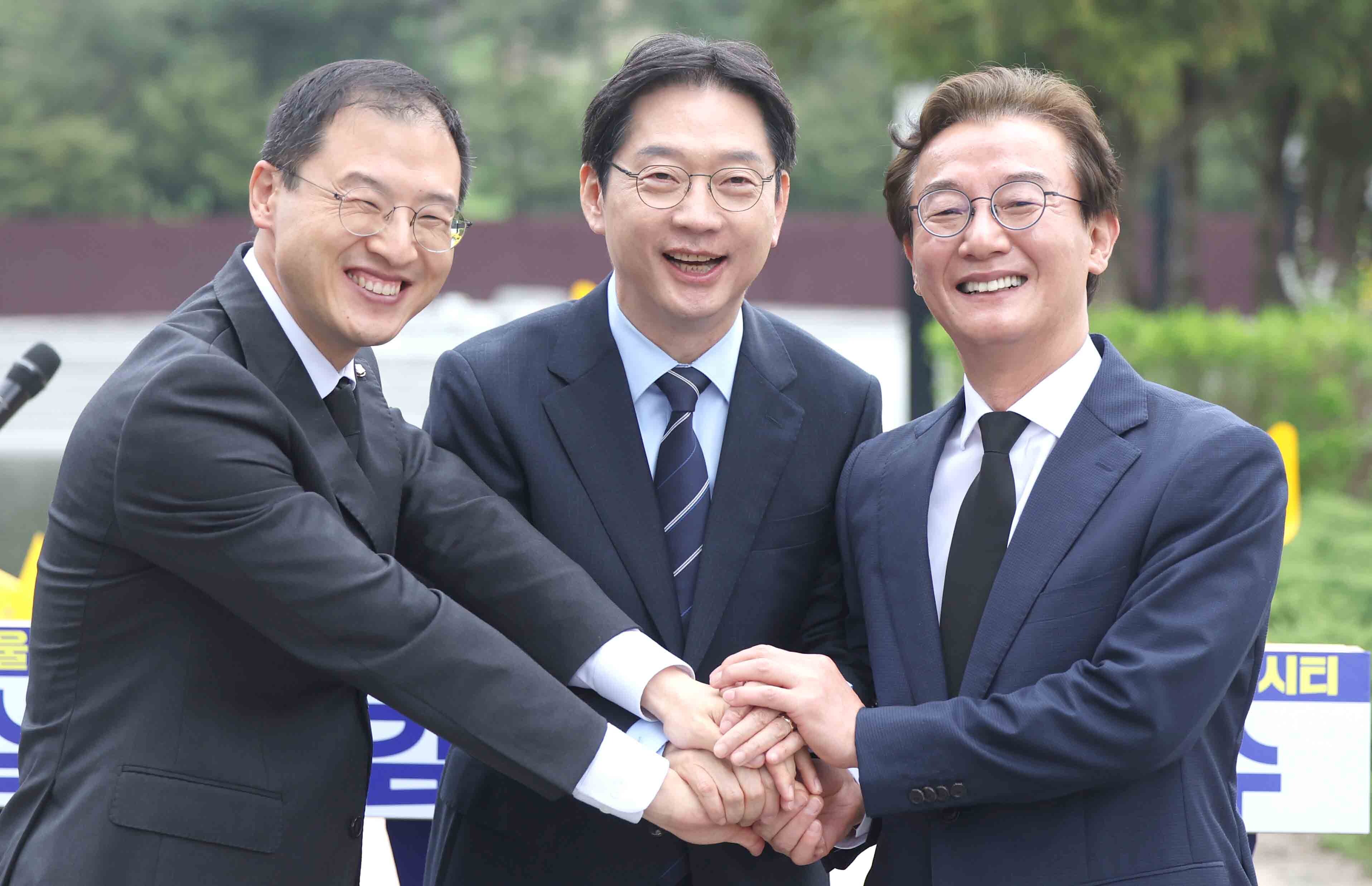 PK지역 광역단체장 선거에 출마하는 민주당 김상욱 울산시장 후보, 김경수 경남지사 후보, 전재수 부산시장 후보.  사진=연합뉴스