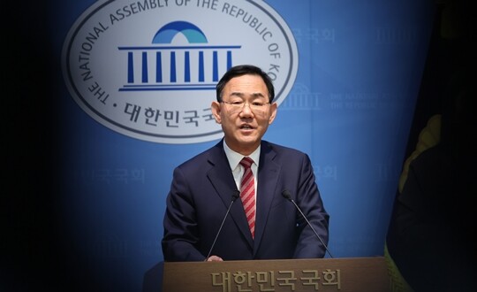 주호영 국민의힘 의원이 4월 23일 국회 소통관에서 기자회견을 열고 6·3 지선 대구시장 선거 불출마 뜻을 밝히고 있다. 사진=박은숙 기자